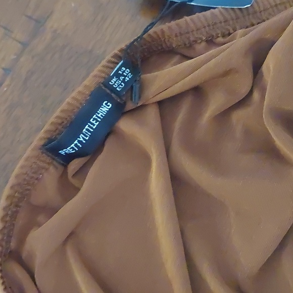 PrettyLittleThing - Slinky Dress - Picture 4 of 8